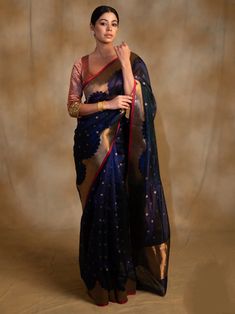 Team up this saree with a blue blouse for extra special look Lotus Pattern, Scallop Border, Chanderi Saree, Blue Crafts, Chanderi Silk Saree, Border Saree, Lehenga Saree