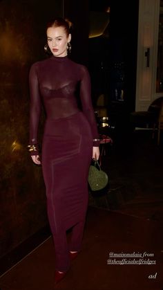 Look Fashionista, فستان سهرة, Maroon Red, Going Out Outfits, Celebrity Outfits, Lookbook Outfits, Fashion Killa, Outfits Casuales, Date Night Outfit