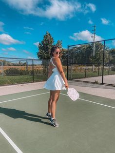 Cute aesthetic high quality pickleball paddles Poses For 1 Person, Pickleball Pictures, Insta Poses, Pickle Ball, Insta Post, Preppy Summer, Pickleball Paddles, Couple Shower