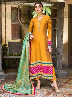 Light Outfits, Pakistani Dresses Party, Dresses Organza, Zainab Chottani, Pakistani Party Wear Dresses, Pakistan Dress, Fancy Dresses Party, Pakistani Party Wear