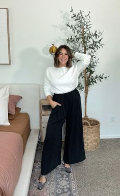 Spanx can literally do no wrong for me and these new pieces are no exception. Comfortable but professional to wear into the office or as a teacher. I am wearing a large in both the top and pants! Wide Leg Palazzo Pants, Palazzo Pants, Office Outfits, Mom Style, Business Casual