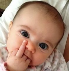 Baby Middle Finger, Carcase Iphone, Funny Pix, Some Funny Jokes, Quick Jokes, Really Funny Pictures