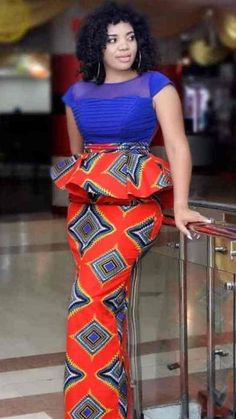 10 photos – les nouvelles tenues africaines en Wax qu'il vous faut pour l’année 2019 | Limametti.com Trendy Ankara Styles, African Fashion Skirts, African Dresses Modern, Afrikaanse Mode, African Lace Dresses, African Fashion Ankara, African Fashion Modern, African Traditional Dresses