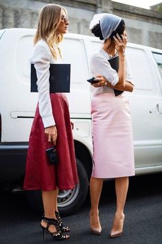 skirts Rok Midi, Beige Outfit, Mode Inspo, Street Chic, Looks Style, Mode Inspiration, Look Chic, Casual Outfit