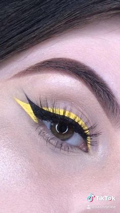 Alt Eyeliner, Eyeliner Idea, Khol Eyeliner, Sparkle Makeup, Permanente Make-up, Drag Make-up, Makijaż Smokey Eye, Colorful Eye Makeup