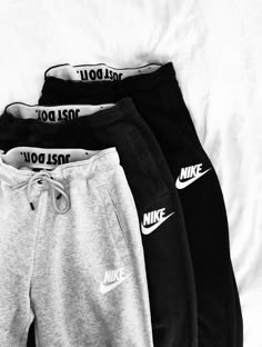 Fleece Pants Women, Cute Sweatpants Outfit, Cute Sweatpants, Cute Nike Outfits, Teenage Outfits, Sweatpants Outfit, Cute Lazy Outfits, Cute Nike, Lazy Outfits