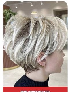 Platinum Foils, Fine Hair Chin Length, Hair Chin Length, Choppy Bob Hairstyles For Fine Hair, Short Wavy Haircuts, Chic Short Hair, Timeless Looks, Short Hair Images