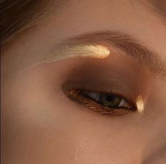 Eyeliner Smokey, Editorial Make-up, Angel Makeup, Make Up Inspiration, Beauty Make-up, Makeup Hacks, Kesha, Editorial Makeup, Makeup Goals