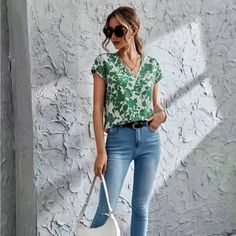 Floral Print V Neck T-Shirt, Casual Short Sleeve T-Shirt For Spring & Summer, Casual Green V-neck Short Sleeve Top, Green Relaxed Fit V-neck Top, Green V-neck T-shirt For Summer, Green V-neck Shirt For Spring, Green V-neck Casual Top, Casual Green Short Sleeve Top, Casual Green V-neck Top, Green Short Sleeve Casual Top, Casual Green Short Sleeve Top For Spring