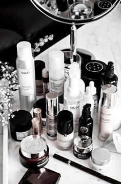 Makeup Drugstore, Skincare For Combination Skin, Penyimpanan Makeup, Collection Makeup, Texturizing Spray, Luxury Makeup, Moisturizing Body Wash, Drugstore Makeup, Beauty Skincare