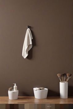 dark brown paint, bathroom paint colors, wall paint options, best wall paint Dark Brown Small Bathroom, Brown Color Bathroom Ideas, Bathroom Brown Walls, Chocolate Bathroom Ideas, Chocolate Brown Bathroom Ideas, Modern Brown Bathroom Ideas, Dark Brown Bathroom Walls, Moody Brown Bathroom, Gray Brown Bathroom