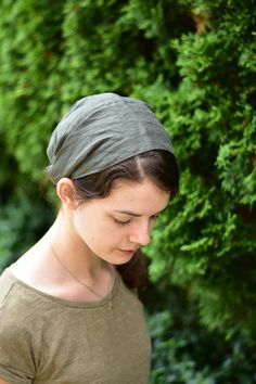 Linen headwraps, available in many colours Also available in more fabrics here: https://etsy.me/3IV74Jf I have two types of linen available. The linen blend fabric is more open weave, causing it to wrinkle less, and lay nicer, as it is not as stiff. It is a cotton-linen blend. (all these fabrics colour choices are followed by the word blend in the drop down menu. The other fabric is 100% lightweight linen. Choose to have a clip sewn in, or for a cheaper option, choose a loose clip, and sew it in Jewish Headcovering, Scarf Head Covering, Hair Snood, Cap Veil, Cape For Women, Women Church, Church Fashion, Scarf Head, Scarf Bandana