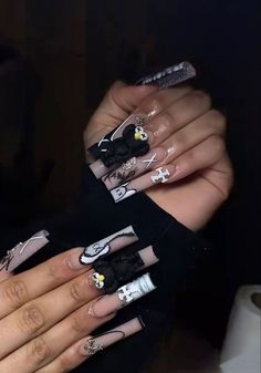 Xl Nails With Charms, Dope Nail Designs Black, Black Freestyle Nails, Kaw Nails, Birthday Sets Nails, Black Birthday Nails, Dining Room Decor Wall Art, Freestyle Acrylic Nails