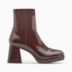 Bottines en simiilicuir verni effet vieilli marron foncé Vanessa Wu à semelle effet bois femme Boots With Platform, Vanessa Wu, Brown Tweed, Wood Heel, Ankle Boots Flat, Brown Ankle Boots, Pumps Flat, Kids Sneakers, Thigh High Boots