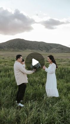 janine lagrimas • temecula photographer on Instagram: "I had the honor of doing my best friend’s GENDER REVEAL!!! 😭😭😭 She is an official BOY MOM 💙🦋 The way I had to keep my distance and keep my mouth shut so I didn’t spill the beans was so hard 😂 these moments mean so much to me and I LOVE that I get to know first hehe 😜🤭 also, should I add florist to my resume? I had so much fun making this bouquet!! 😂💐  Congratulations Igualdo family!! I can’t wait to watch Ezra become the best big brother ✨" Flower Bouquet Gender Reveal, Gender Reveal Bouquet Flowers, Gender Reveal Flower Bouquet, Gender Reveal With Flowers, Gender Reveal Bouquet, Flower Gender Reveal Photoshoot, Gender Reveal Flowers, Gender Reveal Ideas For Family