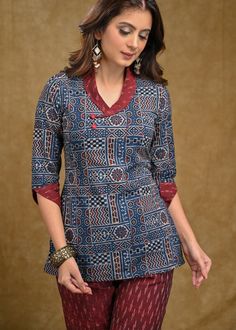 Cotton Batik Kurti Designs, Ikat Blouse Designs, Kimono Tops, Cotton Short Tops, Long Blouse Designs