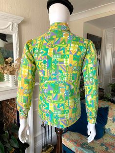 "☆ DESCRIPTION ☆ Ultra rare men's printed cotton shirt with wild psychedelic print from the very short-lived 80s psychedelic revival boutique, 'The Regal'. Owner/designer Andrew Yiannakou started to make psychedelic clothes from the late 1960s and was at the forefront of the late 1970s/early 1980s psychedelic fashion revival. He used original 1960s patterns and fabrics to create a purist revival style. At the end of 1979 he opened 'The Regal' in London's Kensington Market. He later moved the bou Kensington Market, 1960s Patterns, Carnaby Street, Kensington London, Outdoor Wear, Printed Cotton, Cotton Shirt, Vintage Outfits, Mens Shirts