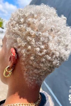 Finger Coils Short Natural Hair, Finger Coils Natural Hair, Short Natural Styles, Short Black Natural Hairstyles, Coiling Natural Hair, Grey Hair Journey, Natural Hair Twa