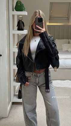 Drinks Outfits, Fits Clothes, Outfits Verano, Going Out Outfits, Basic Outfits, Photo Instagram, Casual Girl, Winter Fashion Outfits, Fall Winter Outfits