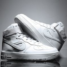 Lasaky - Air Force 1 Style High-Top Sneakers for Couples in White, Perfect for Leisure and Sporty Outfits Styling High Top Sneakers, Shoes Board, Monochrome Fashion, Shoes Running, Jelly Shoes, Shoes High, Martin Boots, Casual Sport Shoes, Sporty Outfits