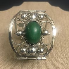 A Vintage Mexican Silver And Malachite Bracelet. It Is Heavy At 75.6 Grams! It Is 7 Inches In Length. It Also Has A Locking Pin To Secure Bracelet. There Is A Little Break On One Of The Silver Panels (See Last Pic). However, This Is Not Noticeable When Wearing. Marked Silver Mxico. Make Me An Offer & This Beautiful Bracelet Can Be Yours! Malachite Bracelet, Vintage Mexican, Womens Jewelry Bracelets, Beautiful Bracelet, Vintage Ladies, Vintage Jewelry, Women Jewelry, Green, Silver