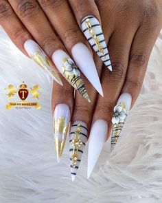 Rhinestone Nail Art Designs, Stelitto Nails, Luxury Nail Designs, Mixed Nails, Egyptian Nails, Beach Nails Art, Nail Art Designs 2023, Nail Designs Bling, Halloween Nail Art Ideas