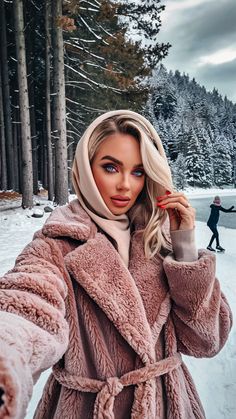 27 Winter Hat Hairstyles for 2024 - 2025: Stylish Ways to Wear Your Hair - Fall Update 2024