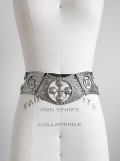 "60s, 70s vintage silver tone metal belt- too amazing for words.  Linked metal in Byzantine fashion, detailed chains with hook. Vintage Condition: Excellent Measurements: -Fits Waist: 27-30\" (68.6-76.2cm)    -Front Panels at Widest Points: 3\" x 11\" (7.6cm x 27.9cm) Circa: 1960s, 1970s   Label: Accessocraft NYC" Byzantine Fashion, Tactical Wear, Corset Belt, Vintage Belt, Faux Leather Belts, Metal Belt, 70s Vintage, Vintage Belts, Suspender Belt