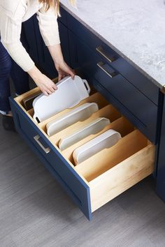 [Sponsored] 15 Best Kitchen Organization Ideas - Kitchen Organizing Tips #kitchenorganizationcabinetdrawers Kitchen Drawer Organizers, Spice Organization Drawer, Pantry Drawers, Utensil Drawer, Kitchen Design Diy, Best Kitchen Cabinets, Small Kitchen Storage, Kitchen Organization Diy