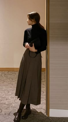 40s Mode, Academia Outfits, Brown Skirt, Everyday Fashion Outfits, Mode Inspo, Maxi Skirts