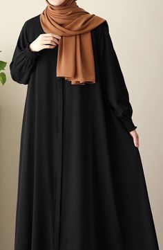 Nakab Style, Stylish Abaya Designs, Burkha Designs, Black Abaya Designs, Islamic Fashion Dresses, Muslim Culture