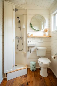 10 Extremely Small Bathroom Ideas for Tiny Houses Very Small Shower Room Ideas, Tiny Home Ideas Diy Space Saving, Extremely Small Bathroom, Extremely Small Bathroom Ideas, Ideas For Tiny Houses, Small Shower Room Ideas, Tiny Bathroom Remodel, Corner Showers, Smallest Bathroom