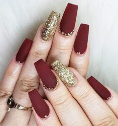 Graduation Nail Designs, Rock Nails, Bridal Nail Art, Maroon Nails, Red Acrylic Nails, Classy Nail Designs, Fall Nail Art Designs, Purple Nail, Makijaż Smokey Eye