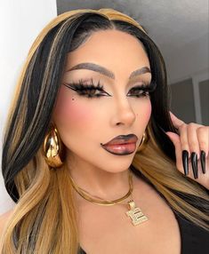 Lip Liner Brown, Gold Goth, Goddess Makeup, Bold Eyeliner, Disco Costume, Bold Makeup Looks, Alt Makeup