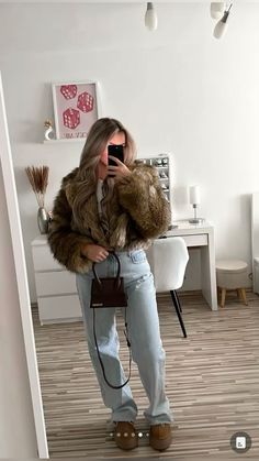 Hailey Bieber Winter Outfits 2024, Casual Outfits For Winter, Classy Ootd, Nyc Winter Outfits, Outfits For Winter, Autumn Fits, Uggs Outfit, Autumn Outfits