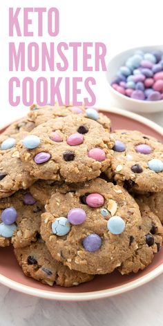 A pile of keto monster cookies on a pink plate. Oatmeal Chocolate Chips, Monster Cookies Recipe, Keto Cookie Recipes, Sugar Free Candy, Cookie Calories, Oatmeal Chocolate Chip Cookies, Peanut Butter Chocolate Chip, Peanut Butter Chocolate