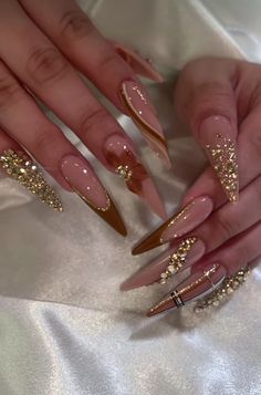 Fall Birthday Nails Almond, India Love Nails, Gold Fall Nails, Gold Nail Set, Gel Toe Nails, Diy Acrylic Nails, Glamour Nails, Sassy Nails, Blush Nails