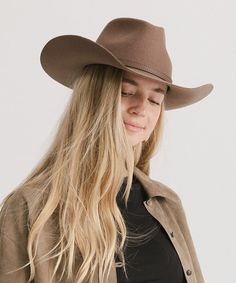 Dean was made to fill a women's western hat dreams. Featuring a pinched crown + a natural mid-length brim with an attached tonal leather band + silver buckle detailing, this classic cowboy hat was made to seamlessly be incorporated into your closet. From a first-time western hat wearer to expert, Dean fits the mold as a timeless style cowgirl hat with a touch of modern refinement, made for the city to the countryside. Men Hats Styles, Womens Western Hats, Gigi Pip, Pencil Roll, Ladies Hats, Classic Cowboy, Womens Hats, Western Hat, Travel Hat