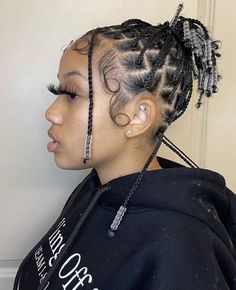 Short Natural Braided Hairstyles For Black Women, Small Braids Natural Hair No Weave, Short Braids Natural Hair, Hairstyles For Short Length Hair Black, Short Natural Braids, Braids Parting Pattern, Braids With Natural Hair No Weave, Natural Knotless Braids, Mini Braid Hairstyles