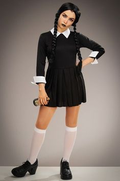 Wensday Costume Ideas, Halloween Wednesday, Wednesday Style, Fantasy Party, Sock Outfits, Halloween Costumes Makeup