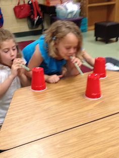 Tunstall's Teaching Tidbits: Cup and Straw Game for Holy Spirit/Pentecost lesson? Candy Awards, Easy Games For Kids, Kids Cafe, Minute To Win, Minute To Win It Games, End Of Year Activities, Minute To Win It, Classroom Games, Free Candy