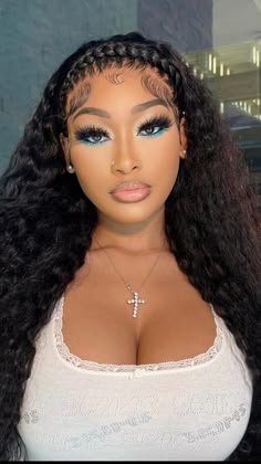 Winter Dance Hairstyles, Wigs For Beginners, Maquillage Yeux Cut Crease, Birthday Makeup Looks, Face Beat Makeup, Glitter Makeup Looks, Winter Dance, Prom Eye Makeup, Carnival Makeup