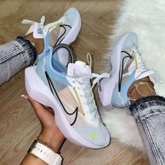 Shoe Inspiration, Air Max Women, Tennis Shoes, Air Max Sneakers, White Sneaker, Air Max, Nike Air Max, Sneakers Nike, Lookbook