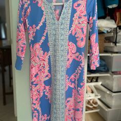 Nwot. Upf 50+ Nadine Dress Blue Periwinkle Go With The Flow Engineered Chilly Lilly. Can Be Stretched To Fit Xs Blue Stretch Printed Dress, Blue Printed Stretch Dress, Stretch Blue Printed Dress, Blue Periwinkle, Go With The Flow, Lilly Pulitzer Dress, Dress Blue, Upf 50, Lilly Pulitzer