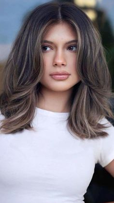 Curtain Bangs With Layering, Brunette Curtain Bangs Highlights, Brown Hair Balayage Curtain Bangs, Medium Hair With Layers And Highlights, Haircut Medium Length Curtain Bangs, Short To Medium Length Hair With Layers, Medium Length Ombre Hair Brown, Lob Hair Curtain Bangs, Brown Hair With Highlights Haircut