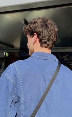 Haircuts For Thick Curly Hair Men, Haircut For Flat Back Head Men, Haircut For Men Blonde, Men Cute Hairstyle, Short Hair Diamond Face Shape, Men Medium Curly Hair, Mid Haircut Men, Men Aesthetic Hairstyle, Men’s Haircuts Thick Wavy Hair