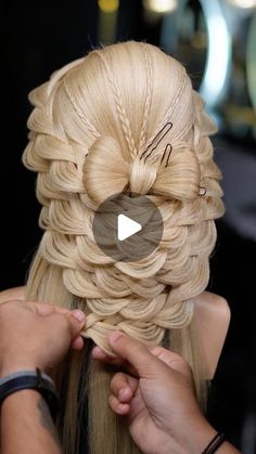 Avant Garde Braided Hairstyles, Wedding Braided Hair, How To Make A Bow With Hair, Hair Buns Tutorial, Hair Styles Step By Step Easy, Pro Hairstyles, Updo Step By Step, New Hairstyles For 2024, Hair Braids Tutorials