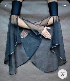 Gothic Vampire Costume, डिजाइनर कपड़े, Gothic Mode, Kurti Sleeves Design, Gothic Vampire, Vampire Costume, Elegant Gothic, Sleeves Designs For Dresses, Long Gloves