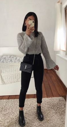 Outfits Leggins, Trendy Outfits 2020, Winter Mode Outfits, Outfit Elegantes, Fashion Sketches Dresses, Cute Winter Outfits, Outfit Inspiration Fall, Jeans Outfit, Trendy Clothes For Women