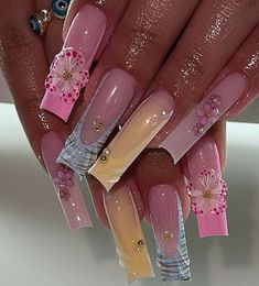 @inasnailbar on insta Nails Nyc, Bad Nails, Tropical Nails, Drip Nails, French Tip Acrylic Nails, Basic Nails, Glow Nails, Classy Acrylic Nails, Summer 2025